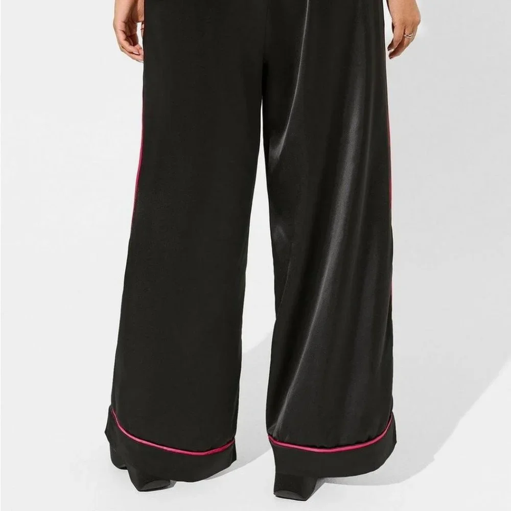 Torrid - Wide Leg Satin High Rise Pant in Deep Black - Picture 7 of 9